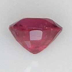 0.95ct Rosa Saphir ovalschliff 5.8x5.2mm