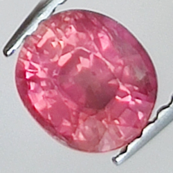 0.95ct Pink Sapphire oval cut 5.8x5.2mm