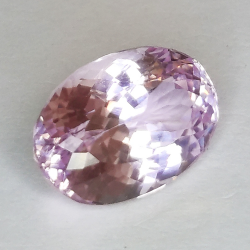 11,98ct Kunzit ovalschliff 16,4x11,4mm