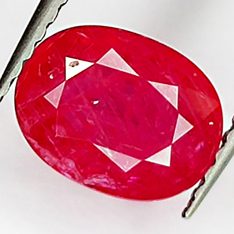 1.64ct Rubis coupe ovale 8x7mm