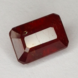 2,40ct Rubin smaragdschliff 7x5mm