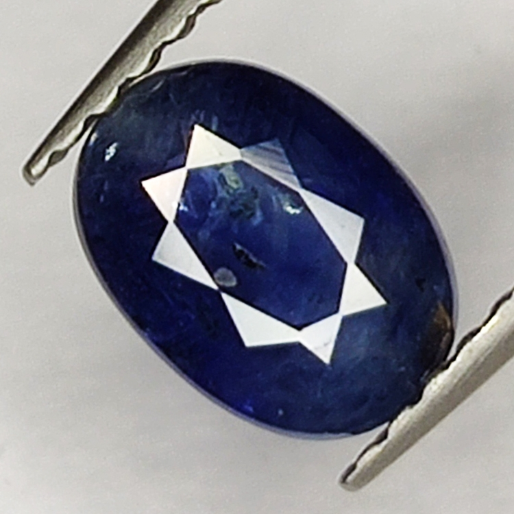 0.97ct Saphir Bleu coupe ovale 7x5mm