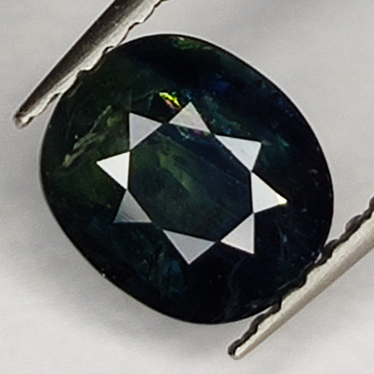 1.57ct Blauer Saphir ovalschliff 7x6mm