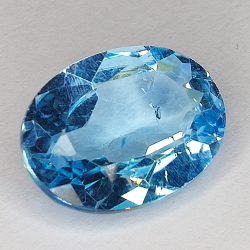 10.63ct Blauer Topas ovalschliff 16.1x12.2mm