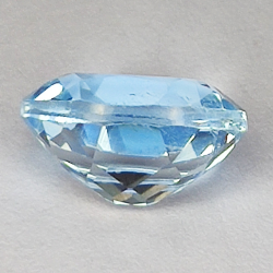 3.68ct Topacio Azul talla oval 10.0x8.0mm