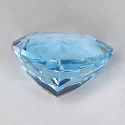 9.37ct Blauer Topas trilliant schliff 13.0x13.0mm