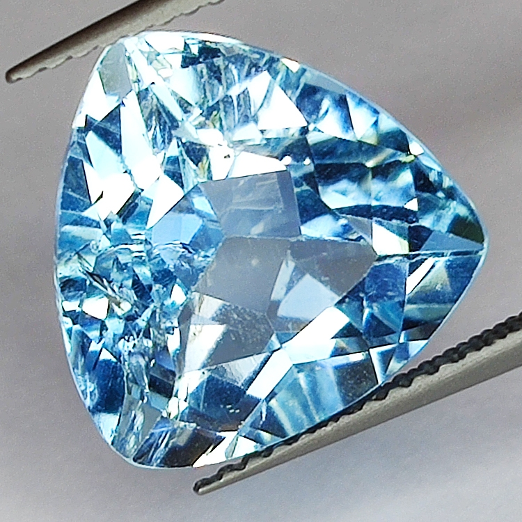 9.37ct Blue Topaz trilliant cut 13.0x13.0mm