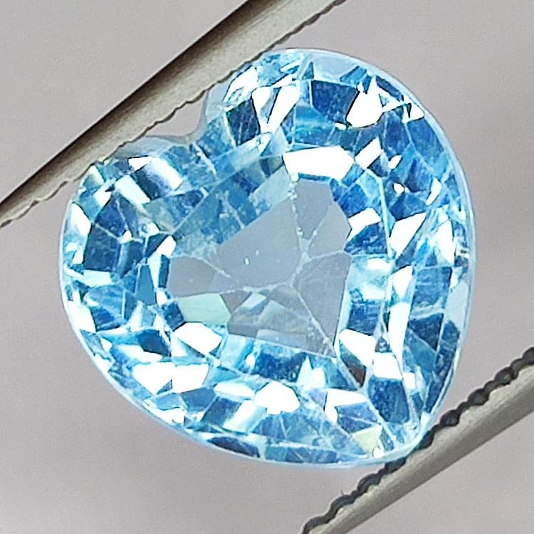 5.33ct Blue Topaz heart cut 10.2x10.1mm