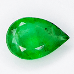 0.63ct Émeraude coupe poire 7.4x4.9mm