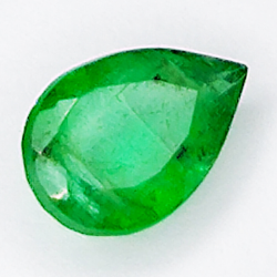 0.63ct Esmeralda talla pera 7.4x4.9mm