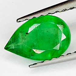 0.63ct Émeraude coupe poire 7.4x4.9mm