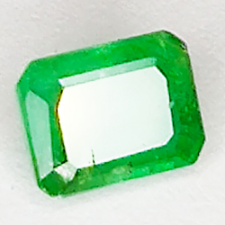 0.58ct Émeraude coupe émeraude 5.0x4.1mm