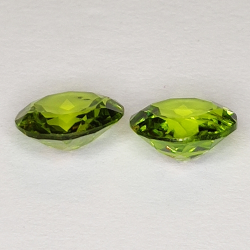 3,06ct Paar Peridot rundschliff 7.8x7.7mm