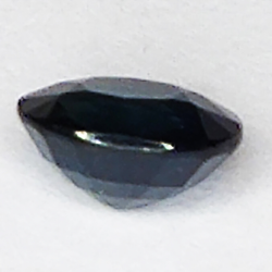 0.92ct Blauer Saphir Ovalschliff 6.1x5.2mm