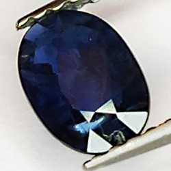 0.70ct Bleue Saphir coupe ovale 6.8x4.8mm