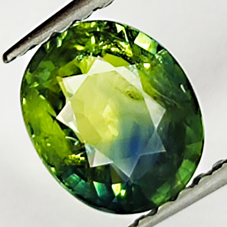 1.24ct Saphir Vert coupe ovale 7.0x5.8mm