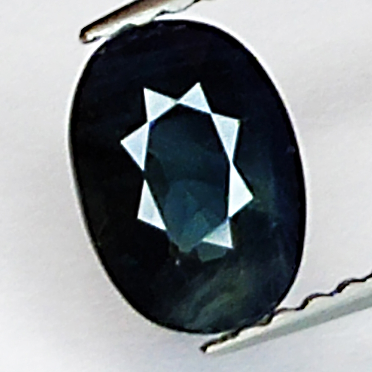 1.08ct Bleue Saphir coupe ovale 7.1x5.1mm