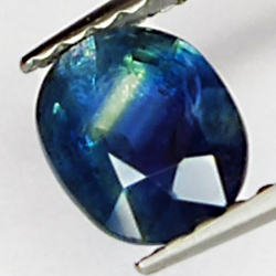 0.75ct Bleue Saphir coupe ovale 5.8x4.8mm