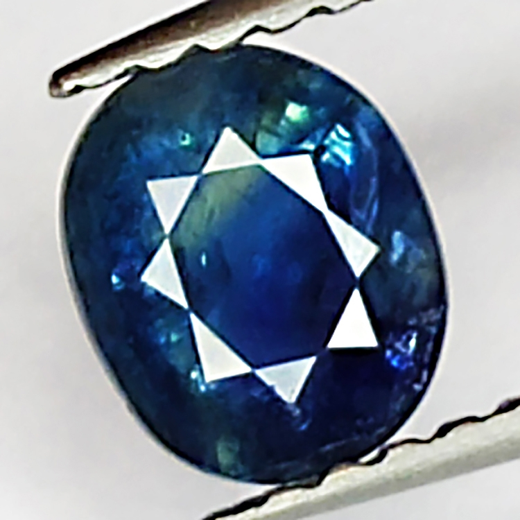 0.75ct Blauer Saphir Ovalschliff 5.8x4.8mm