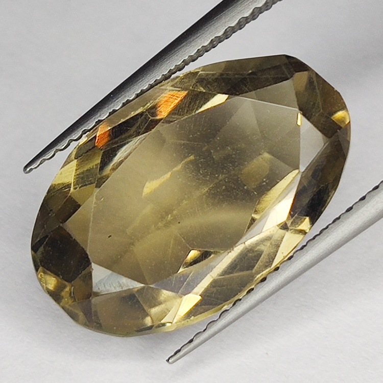 10.06ct Cuarzo Ahumado talla oval 18x11mm