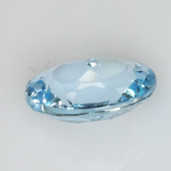 3.73ct Topaze Bleue coupe ovale 11.1x9.0mm