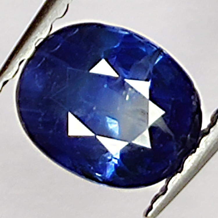 0.94ct Blauer Saphir ovalschliff 6x4mm