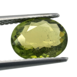 2,82 ct Turmalin im Ovalschliff 10,28 x 8,24 mm