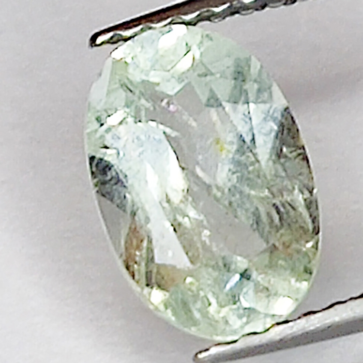 1.34ct Aguamarina Verde talla oval 8.8x5.9mm