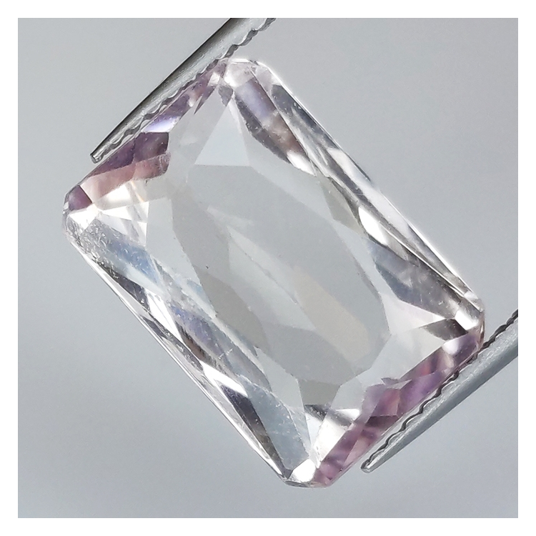 6.53ct Kunzite coupe émeraude 13x9mm