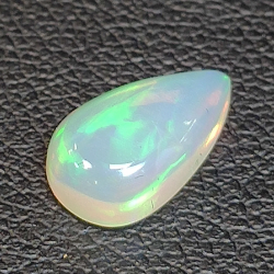 Opale éthiopienne taillée en poire 1.11ct