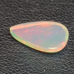 Opale éthiopienne taille poire 1.25ct