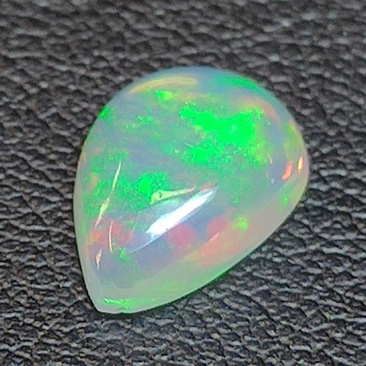 Ethiopian pear-cut opal 1.25ct