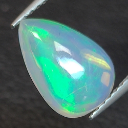 Opale éthiopienne taille poire 1.40ct