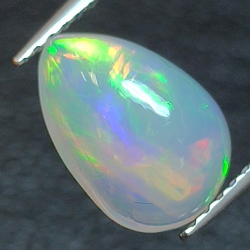 Opale éthiopienne taille poire 1.49ct