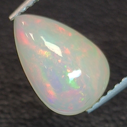 Äthiopischer Opal im Birnenschliff 1,42ct