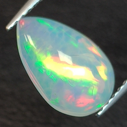 Äthiopischer Opal im Birnenschliff 1,27ct