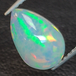 Opale éthiopienne taille poire 1.27ct