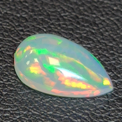 Äthiopischer Opal im Birnenschliff 1,27ct