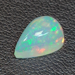 Äthiopischer Opal im Birnenschliff 1,75ct