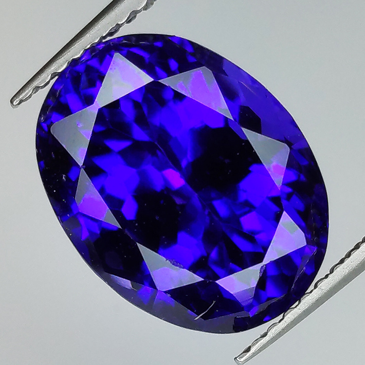 Tanzanite taglio ovale 7.35ct