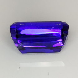 Tanzanite taglio smeraldo 7.56t