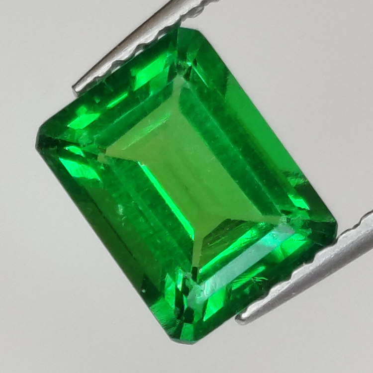 1.44ct Esmeralda hidrotermal talla esmeralda 8.01x6.12mm