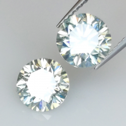 3.27ct Moissanite round cut 7.65x7.70mm