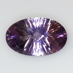 17,73 ct Amethyst, konkaver Ovalschliff mit Schachbrettmuster, 17 x 13 mm