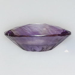 17,73 ct Amethyst, konkaver Ovalschliff mit Schachbrettmuster, 17 x 13 mm