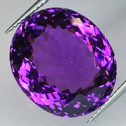 17,06ct Améthyste taille ovale 7.48x15.13mm