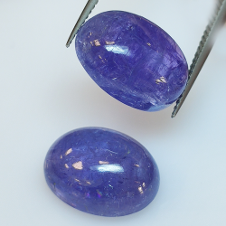 Tanzanite ovale taglio cabochon