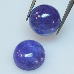 Tanzanite round cabochon cut