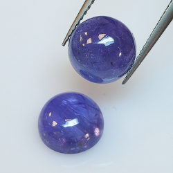 Tanzanite round cabochon cut