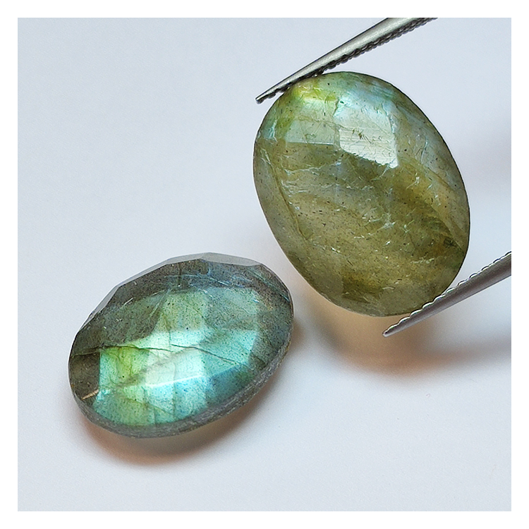 Labradorite ovale